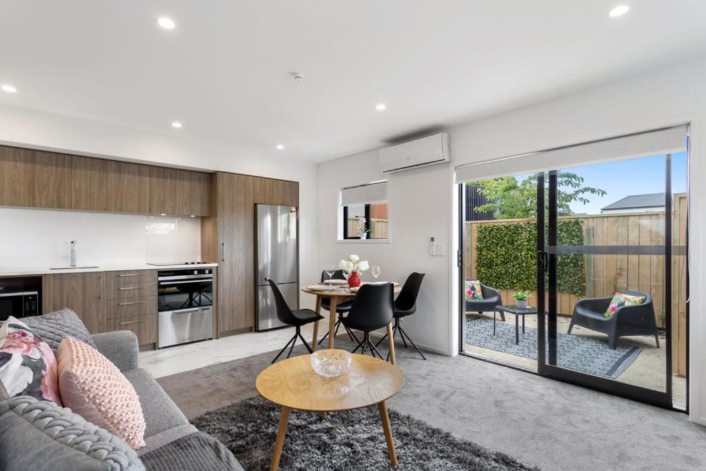 Apartment Luxury Style Free Street Parking Cbd Location Christchurch